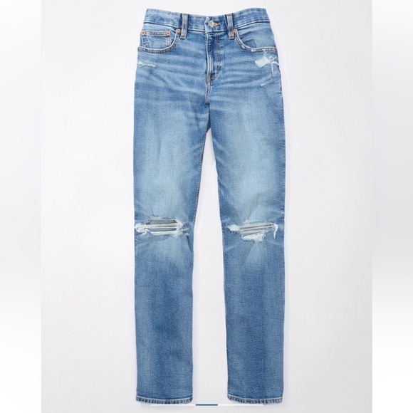 American Eagle Outfitters Denim - American Eagle 🦅 Stretch Curvy Ripped Straight Jean